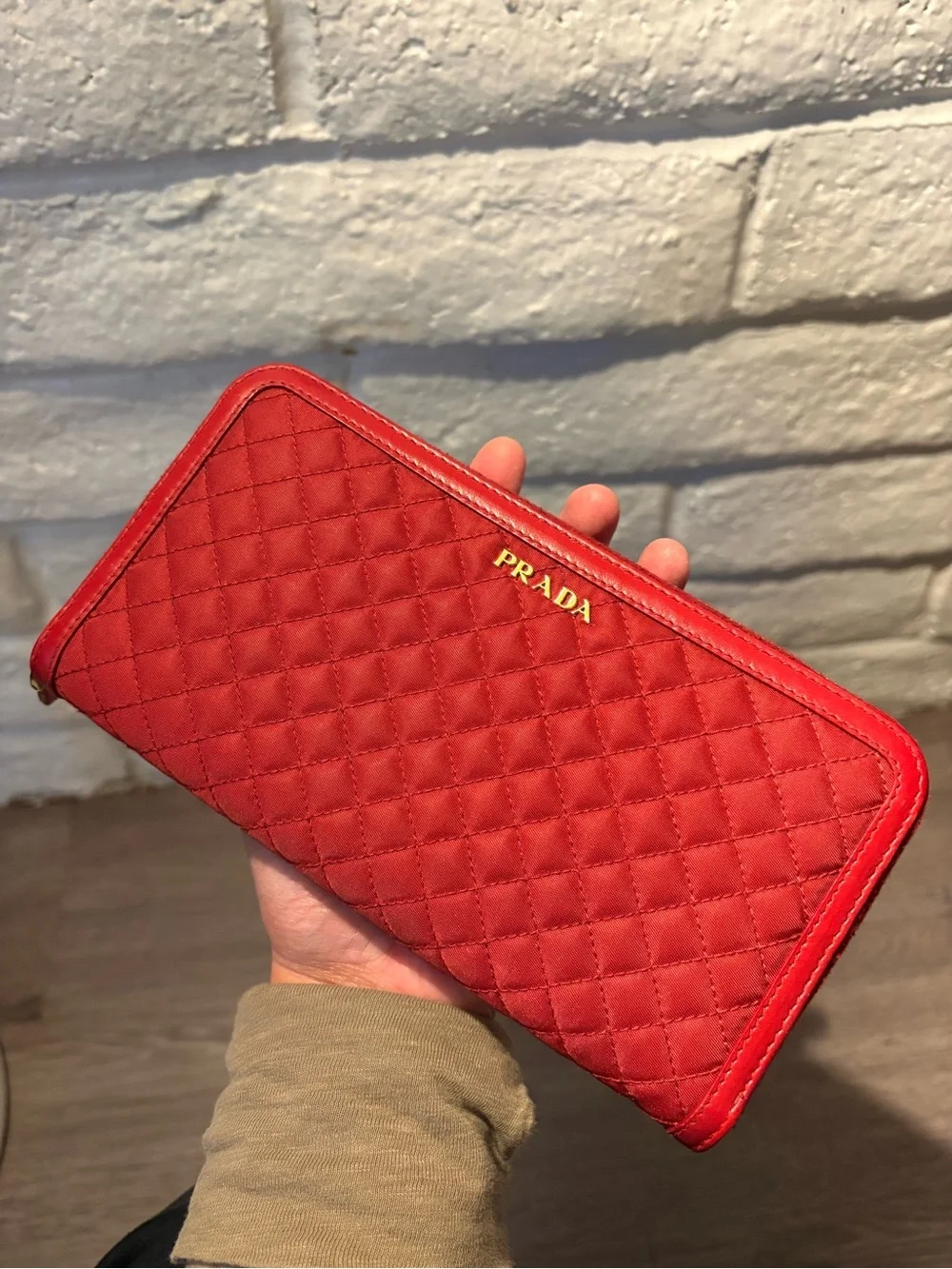 Prada Red Quilted Zip-Around Wallet leather trim with Gold Logo - Picture 2 of 7